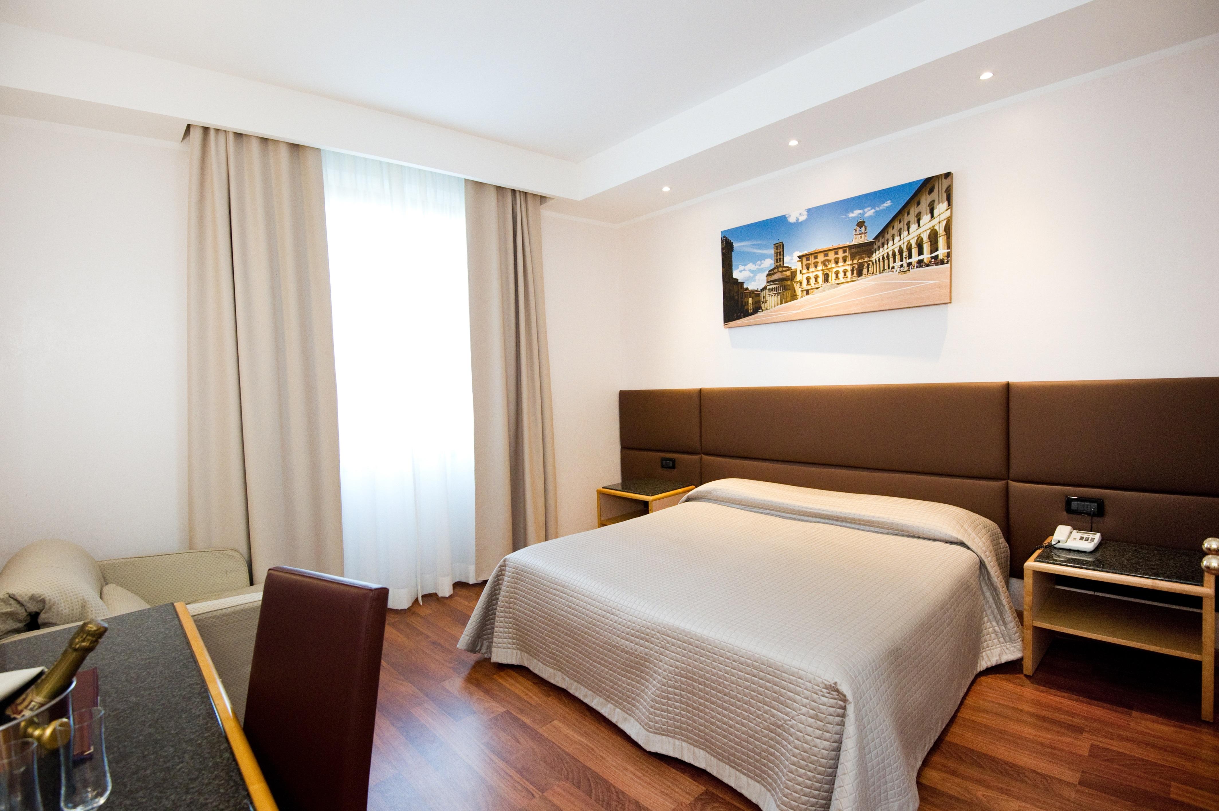 Hotel Minerva Арецо Екстериор снимка
