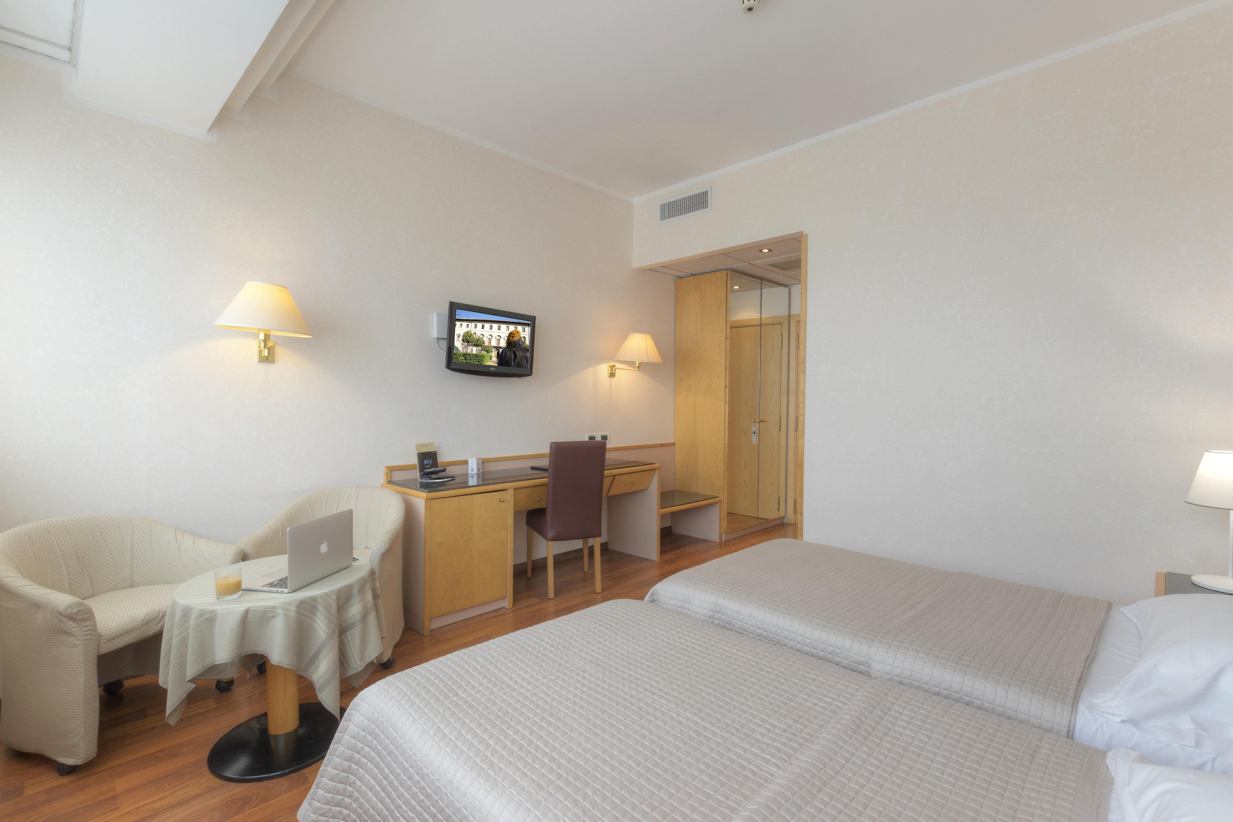 Hotel Minerva Арецо Екстериор снимка