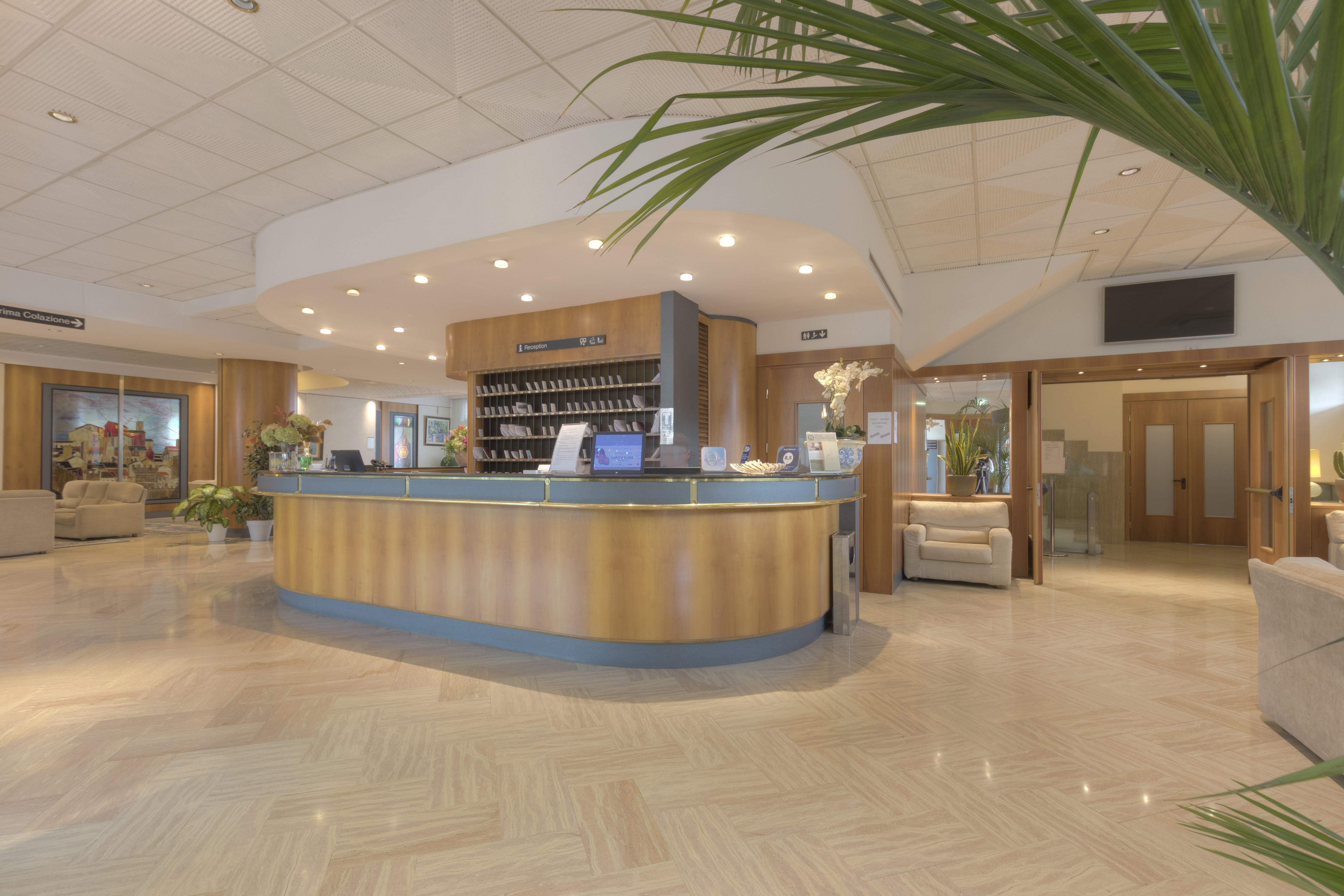 Hotel Minerva Арецо Екстериор снимка