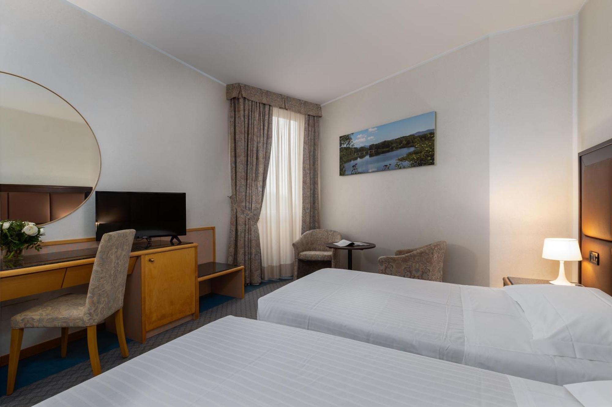 Hotel Minerva Арецо Екстериор снимка