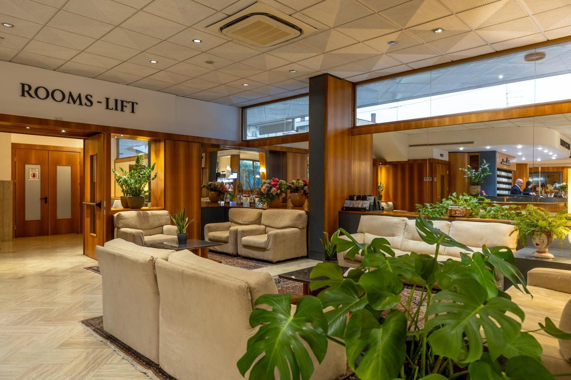 Hotel Minerva Арецо Екстериор снимка