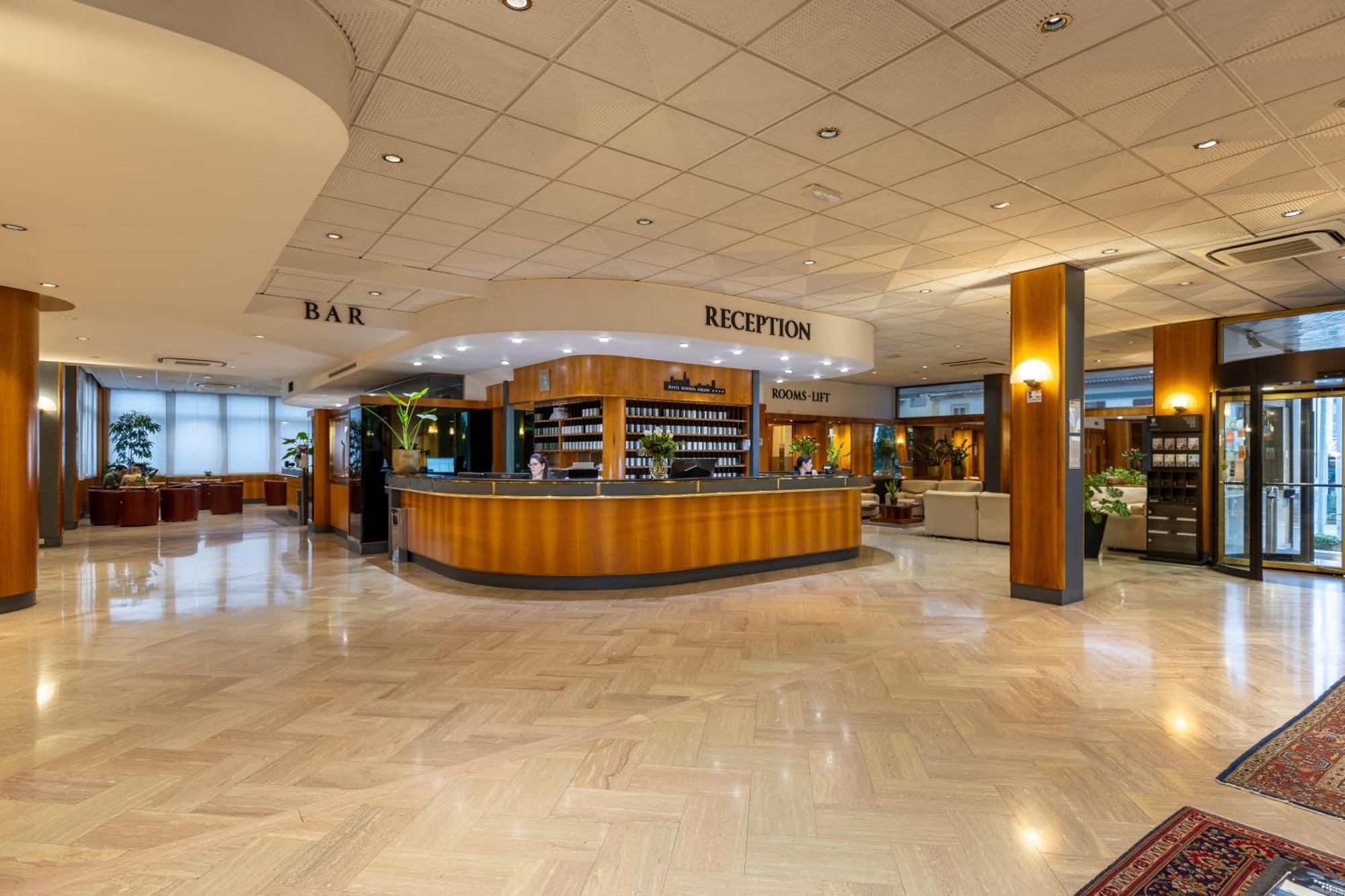 Hotel Minerva Арецо Екстериор снимка