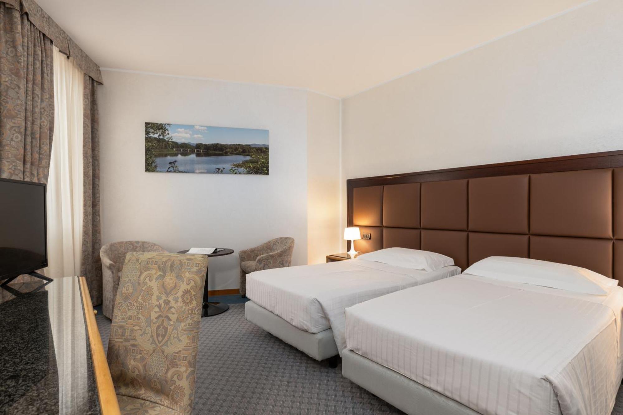 Hotel Minerva Арецо Екстериор снимка